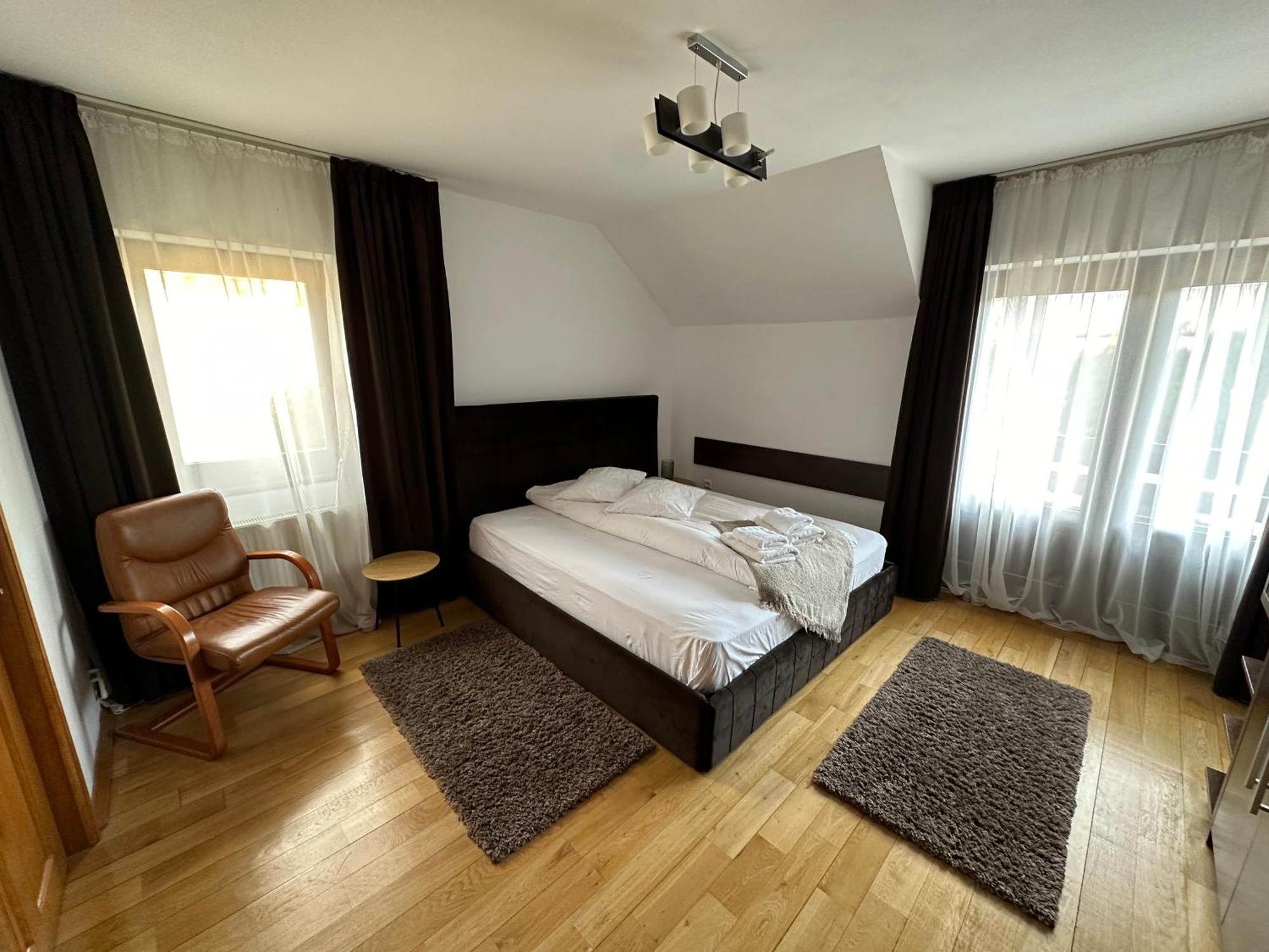Jack Residence Буштені Екстер'єр фото