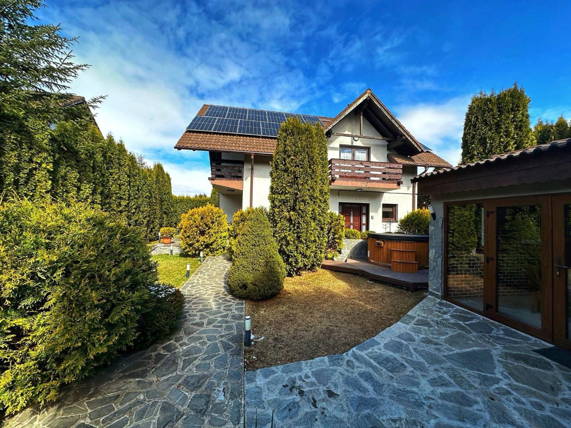 Jack Residence Буштені Екстер'єр фото